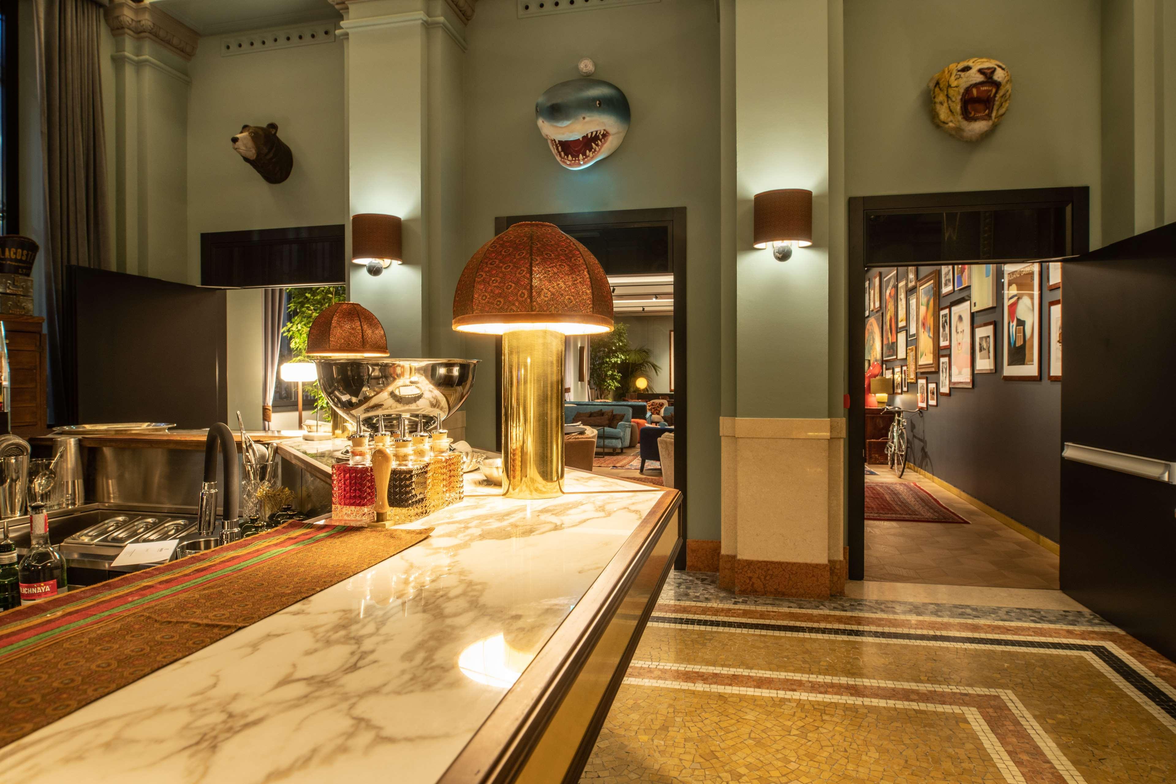 Radisson Collection Hotel, Palazzo Touring Club Milão Exterior foto The bar at the hotel