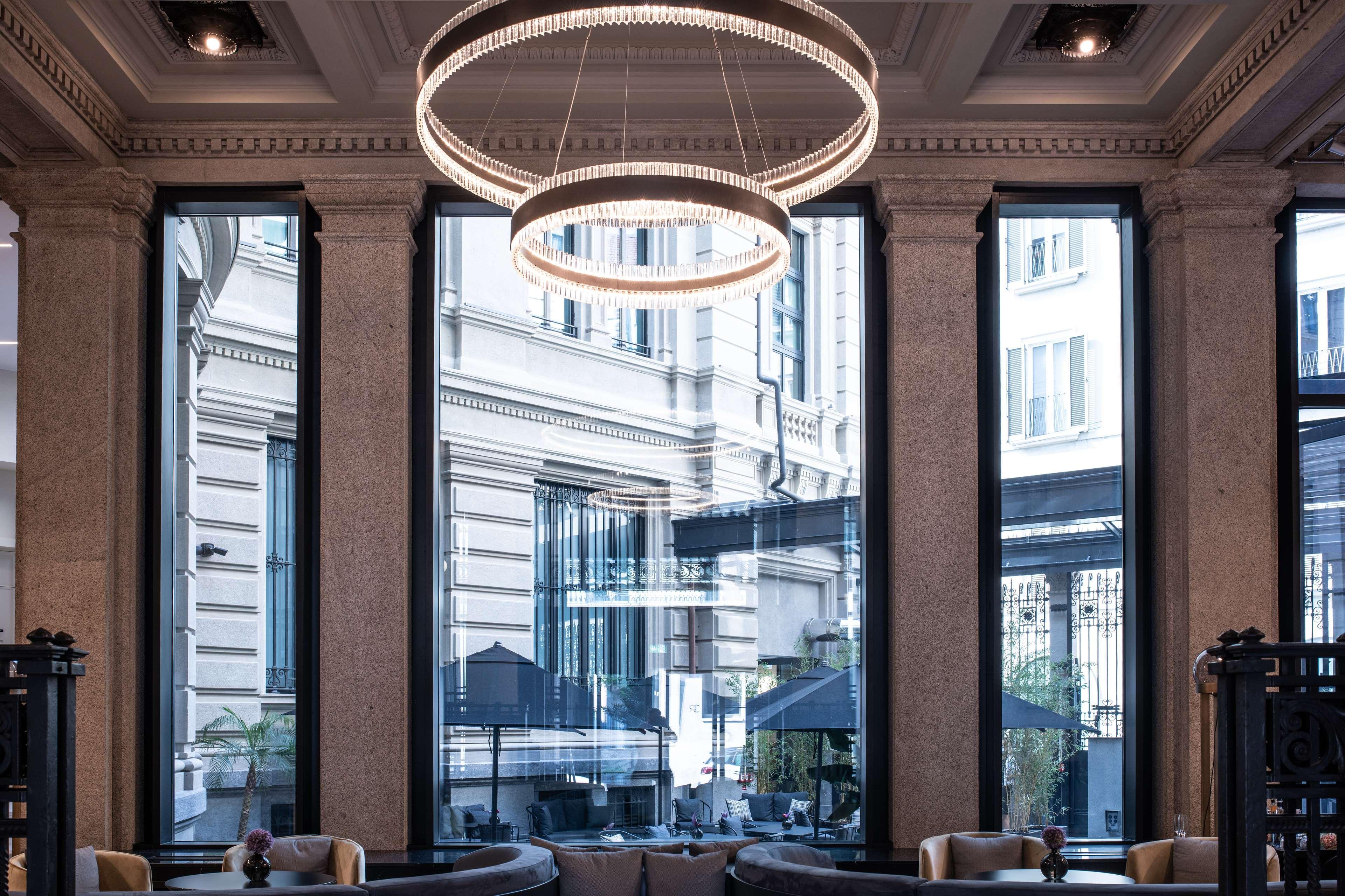 Radisson Collection Hotel, Palazzo Touring Club Milão Exterior foto The interior of the hotel